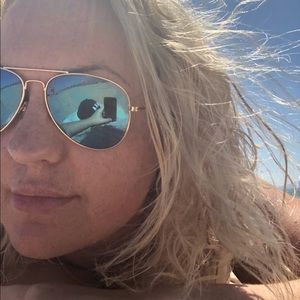 Meet your Posher, Annmarie